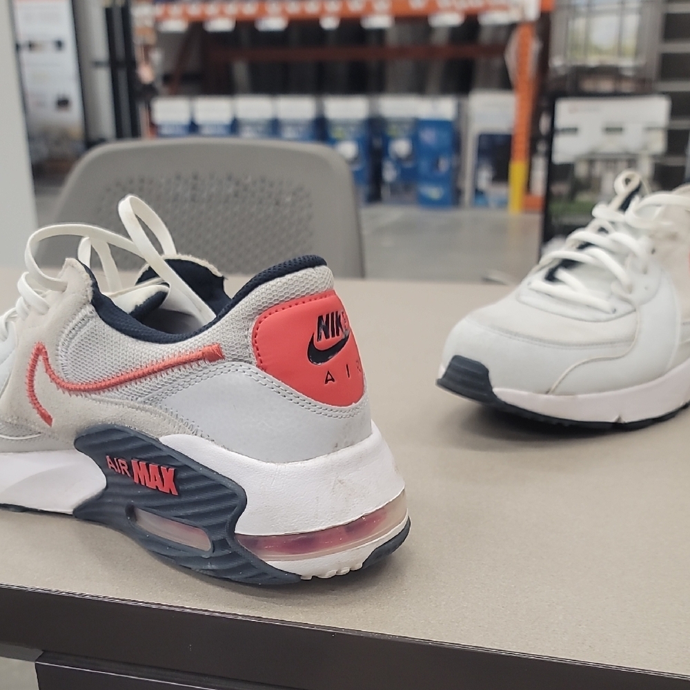 Nike Air Men's Sneakers in White and Red - Picture 12 of 16